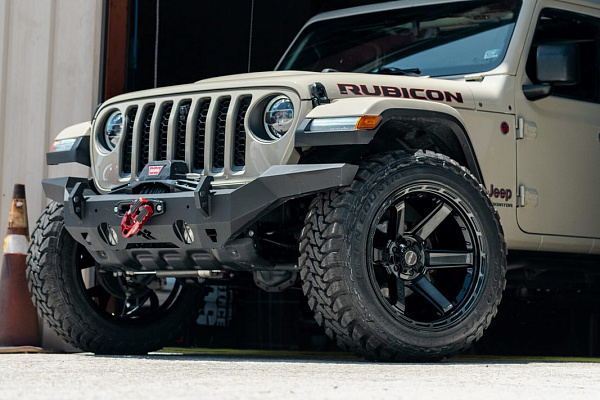 Фото дисков 4PLAY 4P63 Черный глянец на Jeep Gladiator II (JT)