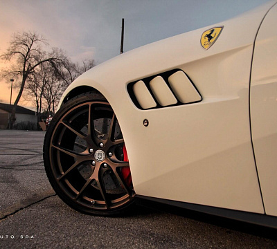 Фото дисков HRE P101 на Ferrari GTC4Lusso