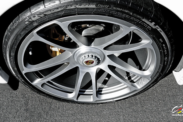 Фото дисков CEC C882 Сатиновый лак на Porsche 911 VI