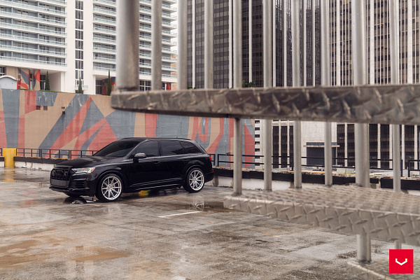 Фото дисков Vossen HFX-2 (5-Lug) Серебро на Audi Q7 (4M)