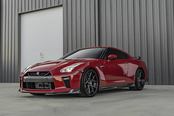 Фото дисков Rotiform KPS Сатиновый графит на Nissan GT-R