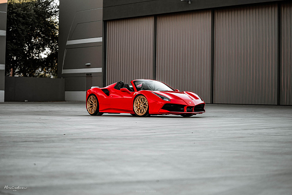 Фото дисков Brixton Forged CM6-R Глянцевая медь на Ferrari 488