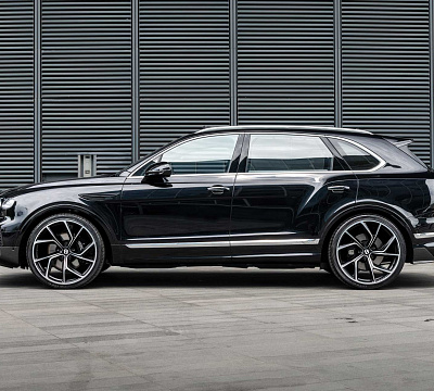 Фото дисков Kahn Type 54 на Bentley Bentayga