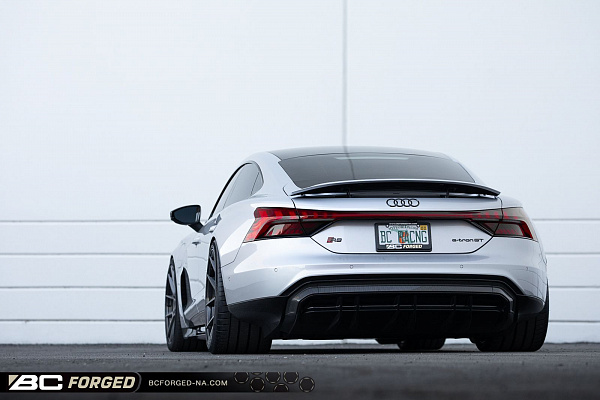 Фото дисков BC Forged HCA165 Матовый графит на Audi E-tron GT