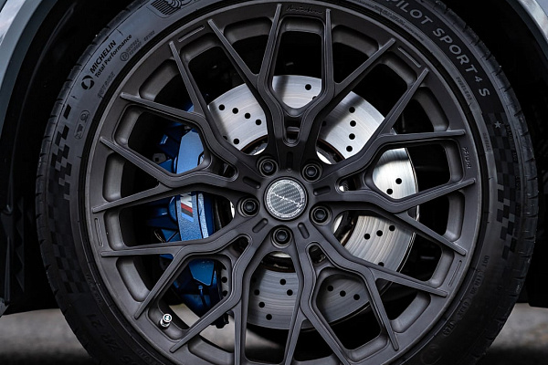 Фото дисков Brixton Forged PF13 R / RS Сатиновый темный лак на BMW X5/X5 M (G05/G18/F95)
