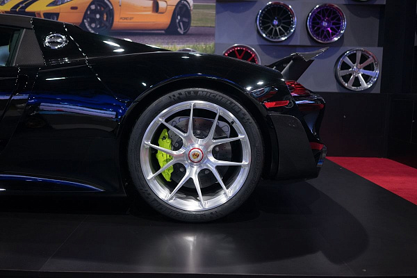 Фото дисков HRE P101 Глянцевый лак на Porsche 918 Spyder