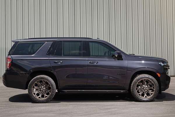 Фото дисков 4PLAY 4P83 Сатиновая бронза на Chevrolet Tahoe V