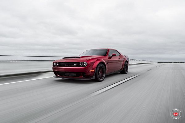 Фото дисков Vossen M-X2 Глянцевый темный лак на Dodge Challenger III