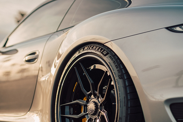 Фото дисков Strasse Wheels SV4 Deep Concave FS Другой цвет на Porsche 911 VII