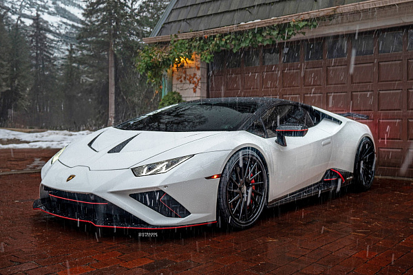 Фото дисков Strasse Wheels SV15T Deep Concave FS Черный матовый на Lamborghini Huracan