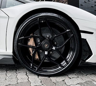 Фото дисков Brixton Forged PF5 на Lamborghini Aventador