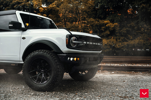 Фото дисков Vossen HF6-4 Черный сатин на Ford Bronco
