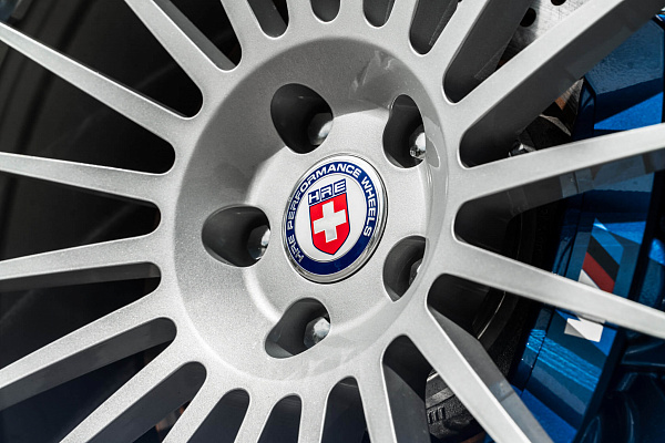 Фото дисков HRE 309M Серебро на BMW 8/M8