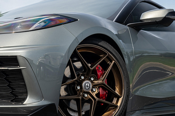Фото дисков HRE FF11 Глянцевое темное золото на Chevrolet Corvette C8