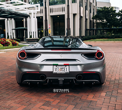 Фото дисков Strasse Wheels SM5RT Deep Concave Monoblock на Ferrari 488