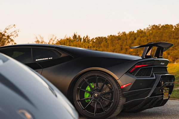 Фото дисков HRE P104SC Черный сатин на Lamborghini Huracan