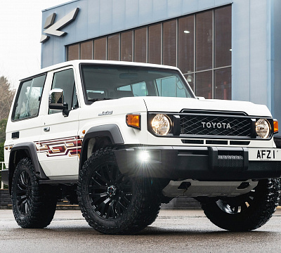 Фото дисков Kahn G22 DC на Toyota Land Cruiser 70