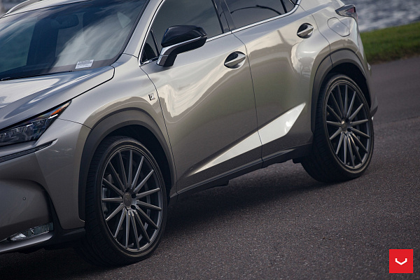 Фото дисков Vossen VFS-2 Глянцевый графит на Lexus NX I
