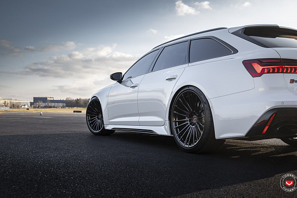 Фото дисков Vossen S17-04 Черный глянец на Audi A/RS 6 (C8)