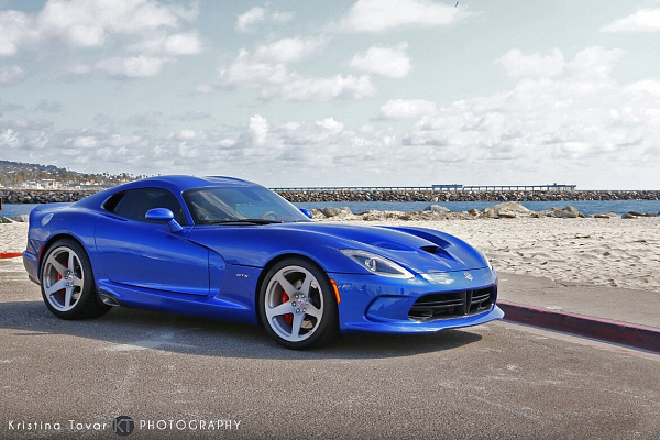 Фото дисков HRE 305M Глянцевый лак на Dodge Viper