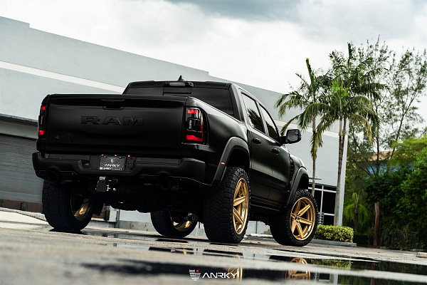 Фото дисков Anrky AN36-S Сатиновое золото на Ram 1500 V