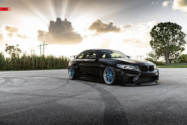 Фото дисков Anrky RS2 Синий глянец на BMW 2/M2 (F22/F87)
