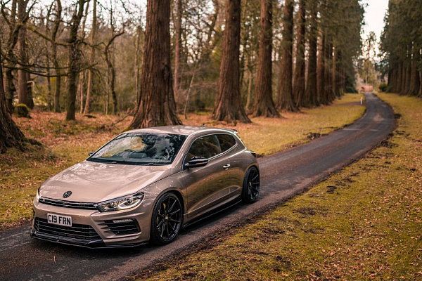 Фото дисков Bola CSR Черный глянец на Volkswagen Scirocco III