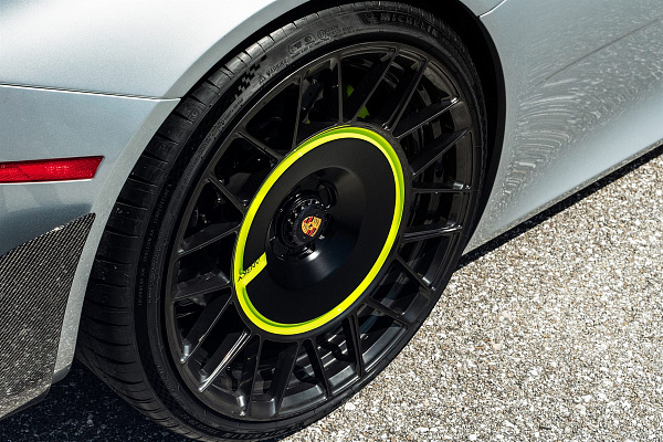 Фото дисков Anrky AN20 Aerosport Глянцевый темный лак на Porsche 918 Spyder