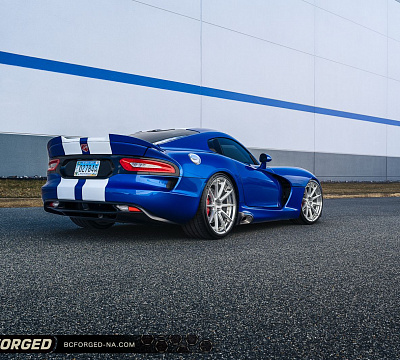 Фото дисков BC Forged HCS04 на Dodge Viper