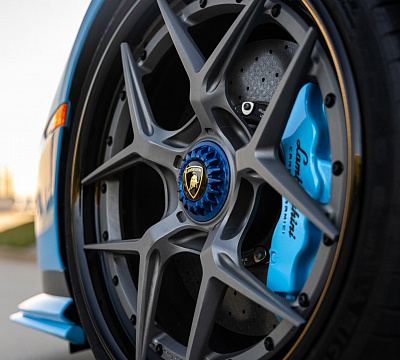 Фото дисков Brixton Forged PF7 на Lamborghini Huracan