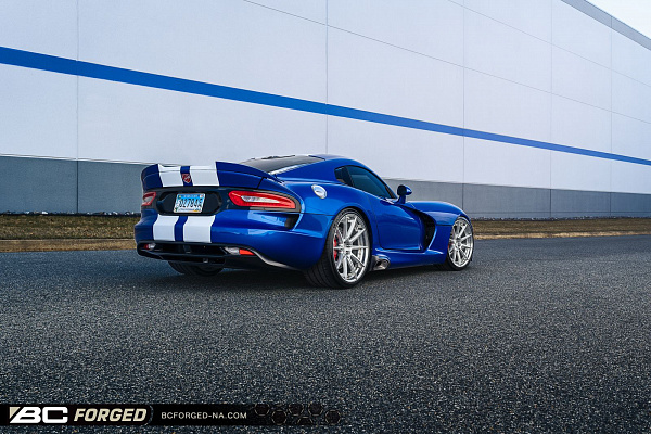 Фото дисков BC Forged HCS04 Глянцевый лак на Dodge Viper