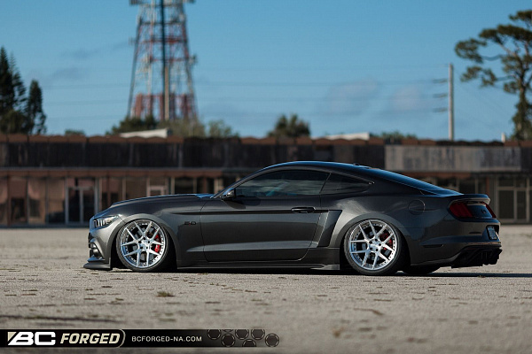Фото дисков BC Forged HCS02 Глянцевый лак на Ford Mustang VI