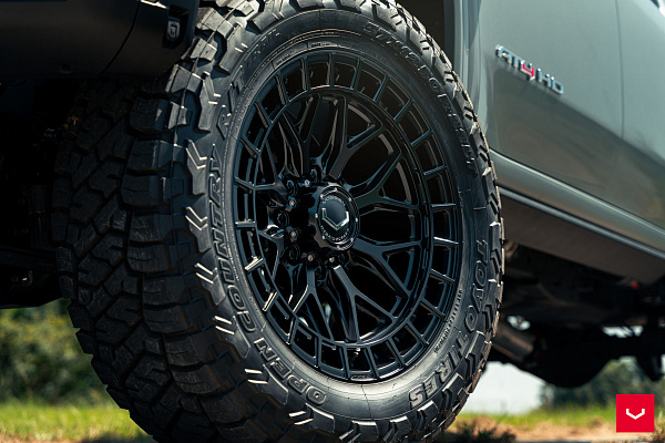 Фото дисков Vossen HFX-1 (8-Lug) Черный сатин на GMC Sierra IV