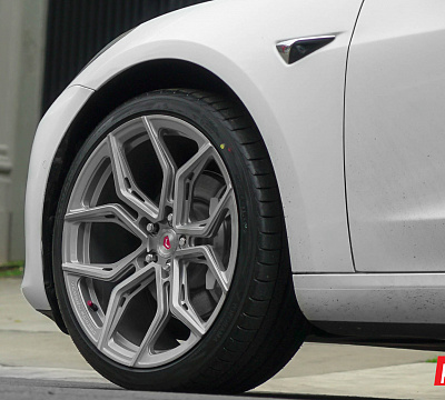 Фото дисков Vossen EVO-3R на Tesla Model 3