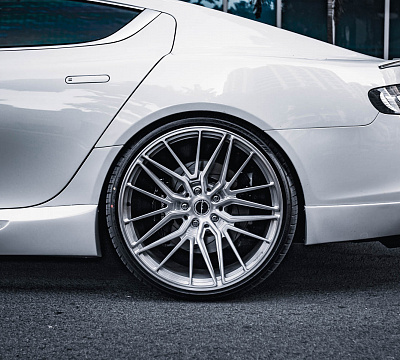 Фото дисков Brixton Forged VL4 на Aston Martin Rapide 2