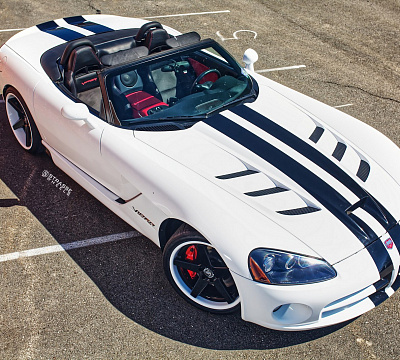 Фото дисков Strasse Wheels S5 Deep Concave FS на Dodge Viper
