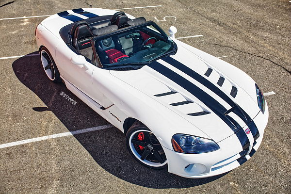 Фото дисков Strasse Wheels S5 Deep Concave FS Другой цвет на Dodge Viper