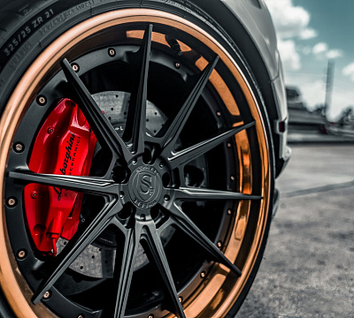 Фото дисков Strasse Wheels SV10 Deep Concave FS на Lamborghini Huracan