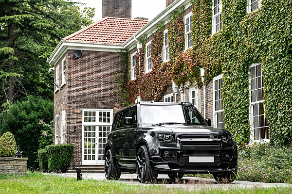 Фото дисков Kahn Type 52 RS Черный сатин на Land Rover Defender II