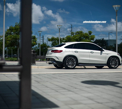 Фото дисков HRE P200 на Mercedes-Benz GLE I