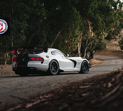 Фото дисков HRE C105 на Dodge Viper