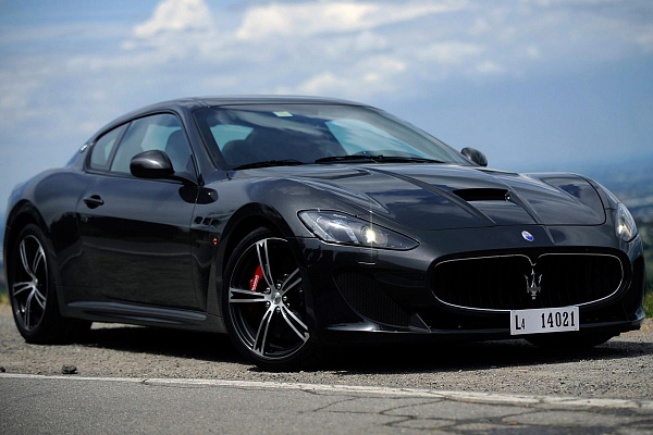 Фото дисков Maserati TROFEO Черный глянец на Maserati GranTurismo I