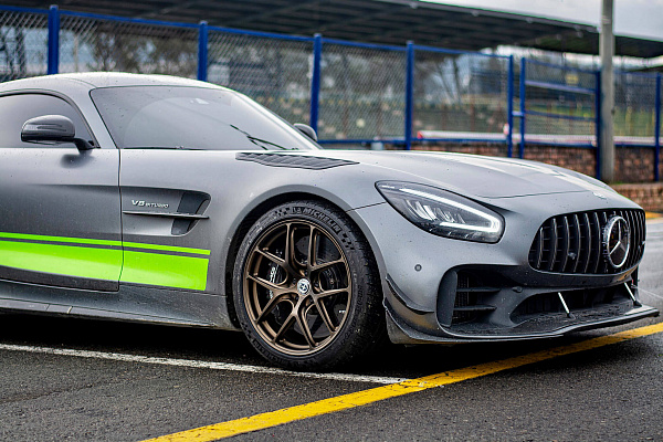 Фото дисков HRE R101 Lightweight Сатиновая бронза на Mercedes-Benz AMG GT I