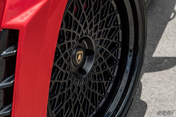 Фото дисков 1886 Wheels S009 Черный сатин на Lamborghini Urus