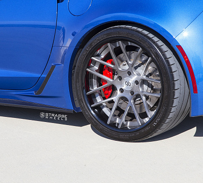 Фото дисков Strasse Wheels SM7 Deep Concave на Chevrolet Corvette C7