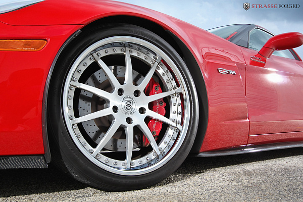 Фото дисков Strasse Wheels R10 Signature Глянцевый лак на Chevrolet Corvette C6