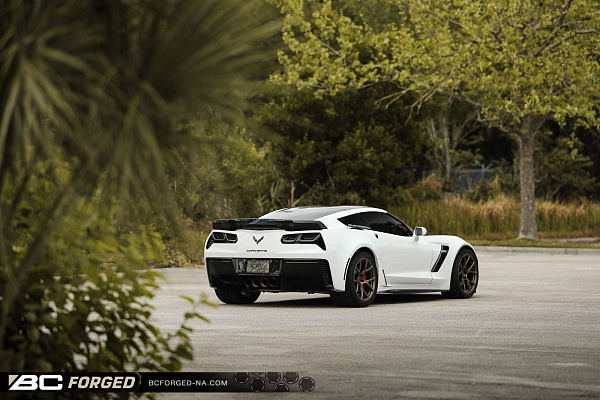 Фото дисков BC Forged RZ05 Сатиновая бронза на Chevrolet Corvette C7