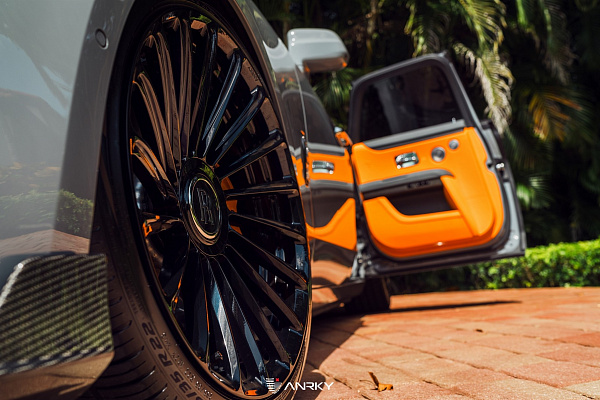 Фото дисков Anrky RF-282 Черный глянец на Rolls-Royce Ghost I