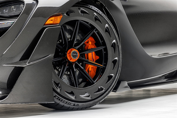 Фото дисков Brixton Forged R11-R Aerotech Черный сатин на McLaren 720S