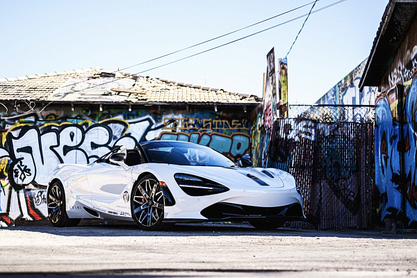 Фото дисков Savini SV88 Другой цвет на McLaren 720S